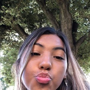 Meet your Posher, Alyssa